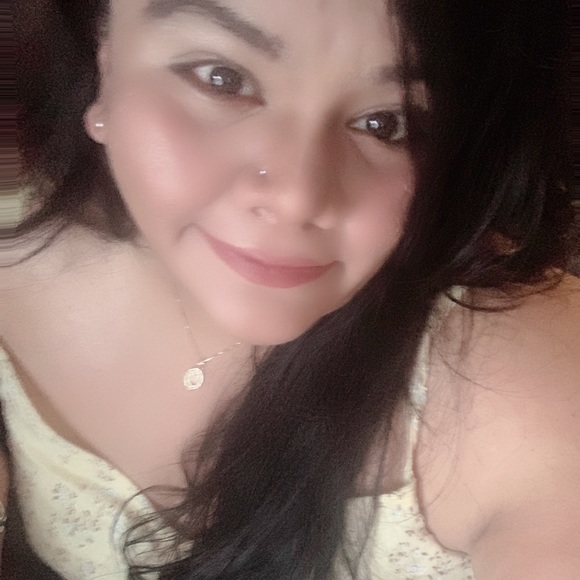 Meet your Posher, Alanis - Picture 1 of 4